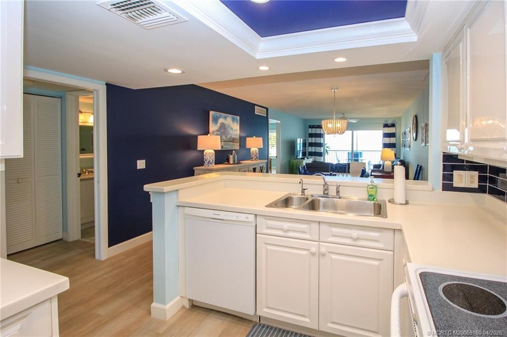 20 NE Plantation Road, Unit 205, Stuart, FL 34996 Photo