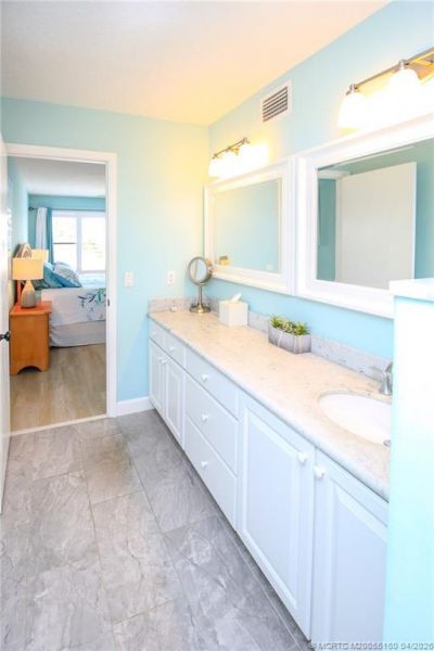 20 NE Plantation Road, Unit 205, Stuart, FL 34996 Photo