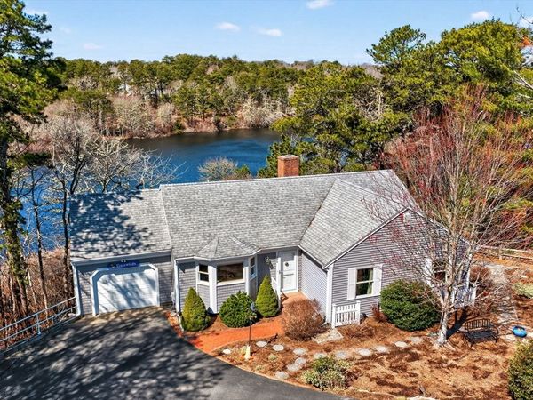 186 Canoe Pond Dr, Brewster, MA 02631