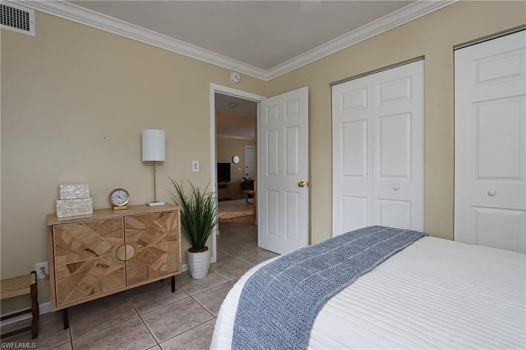 940 3rd St S, Unit 101, Naples, FL 34102 Photo