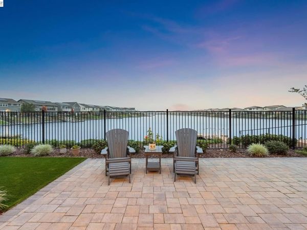 2827 Irish Meadow Way, Lathrop, CA 95330