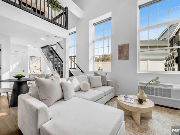 315 Railroad Avenue 110, EAST RUTHERFORD, NJ 07073