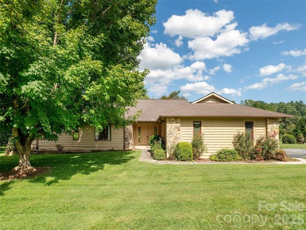 504 Crooked Creek Road , Hendersonville, NC 28739