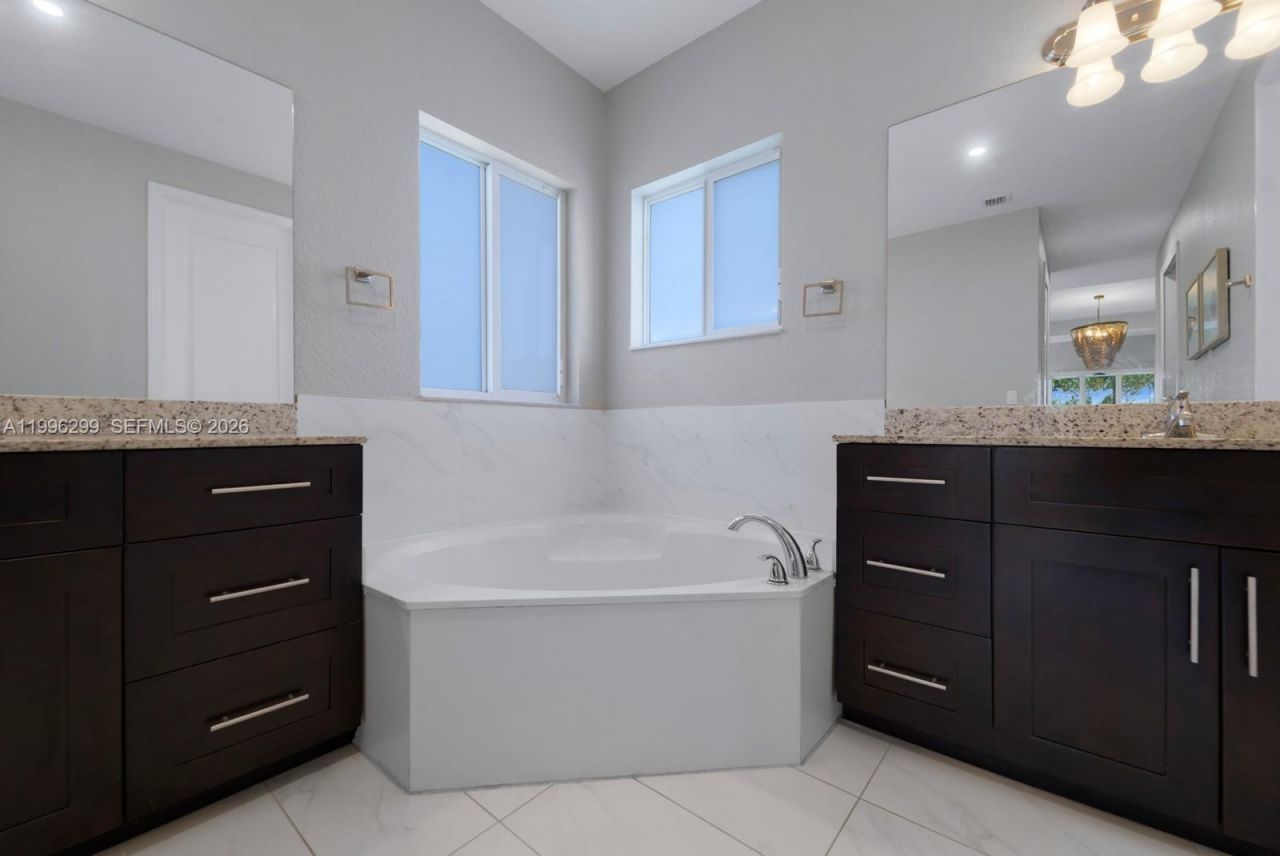 19781 SW 84th Ct , Cutler Bay, FL 33189 Photo