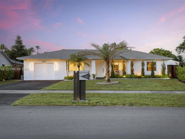 12811 SW 9th Pl , Davie, FL 33325