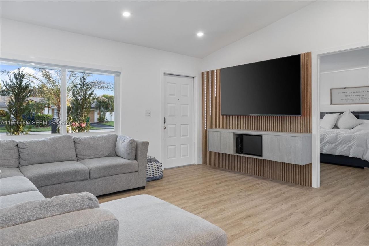 12811 SW 9th Pl, Davie, FL 33325 Photo