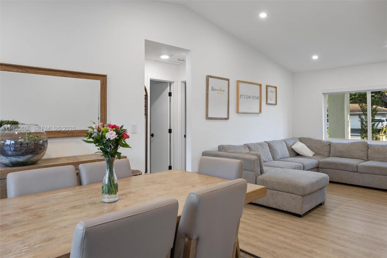 12811 SW 9th Pl, Davie, FL 33325 Photo