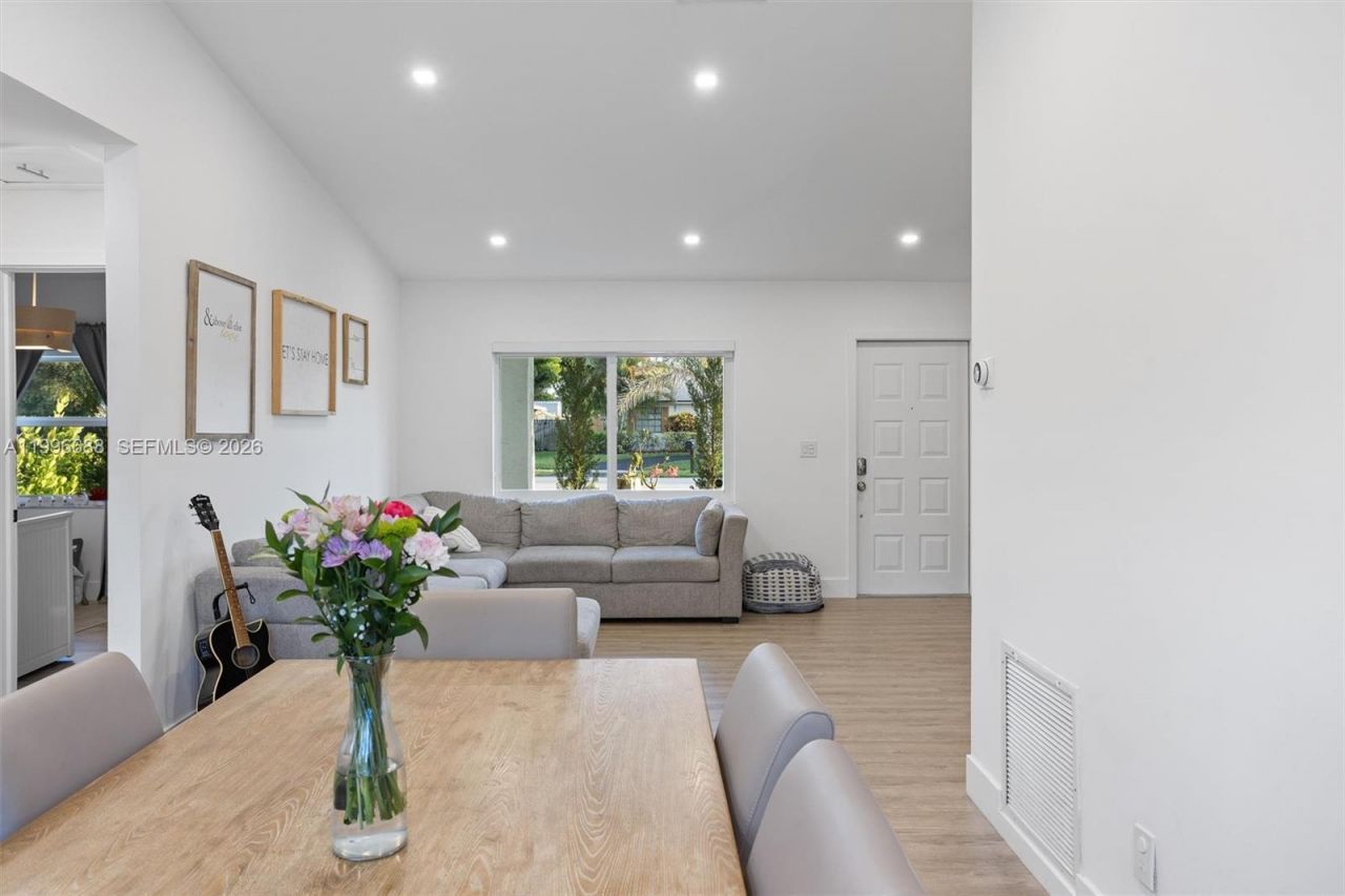 12811 SW 9th Pl, Davie, FL 33325 Photo