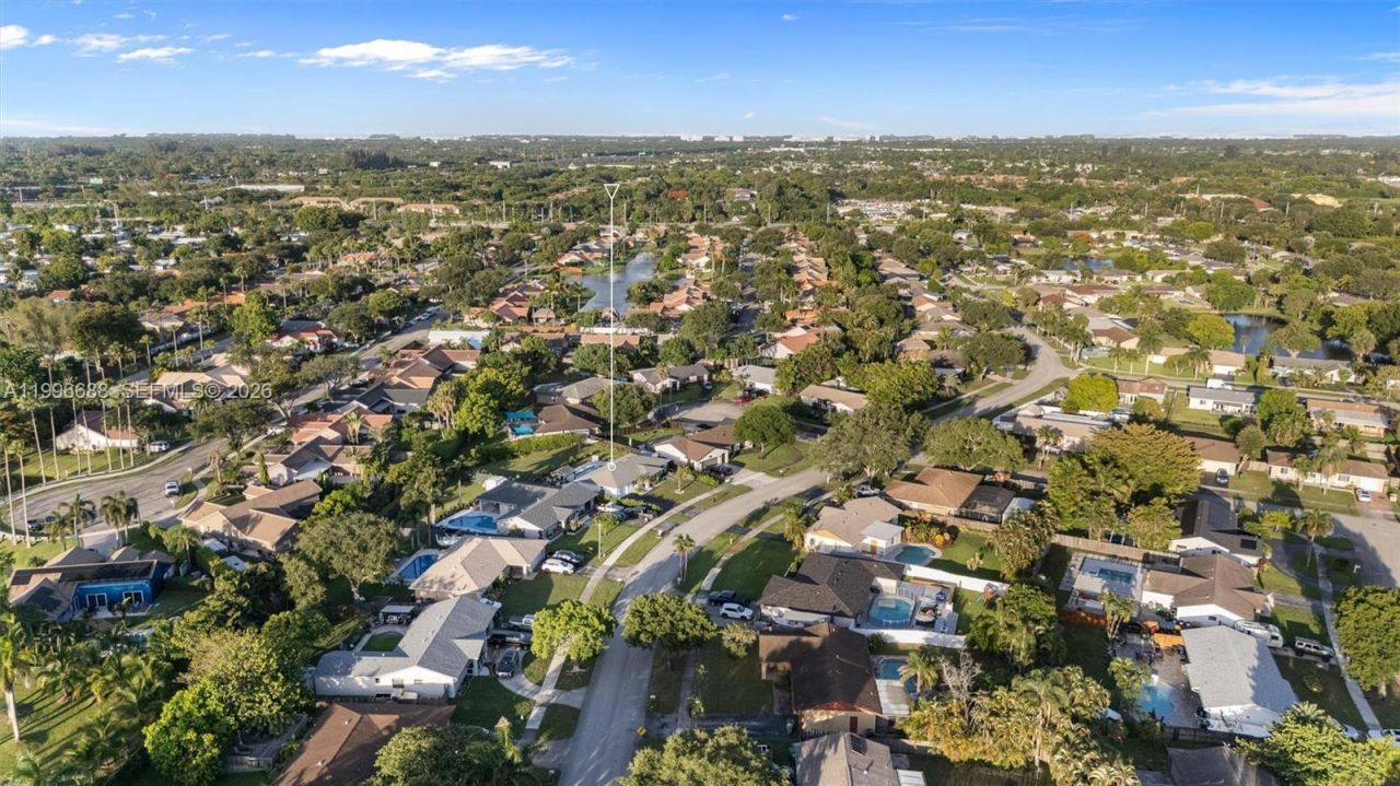 12811 SW 9th Pl, Davie, FL 33325 Photo