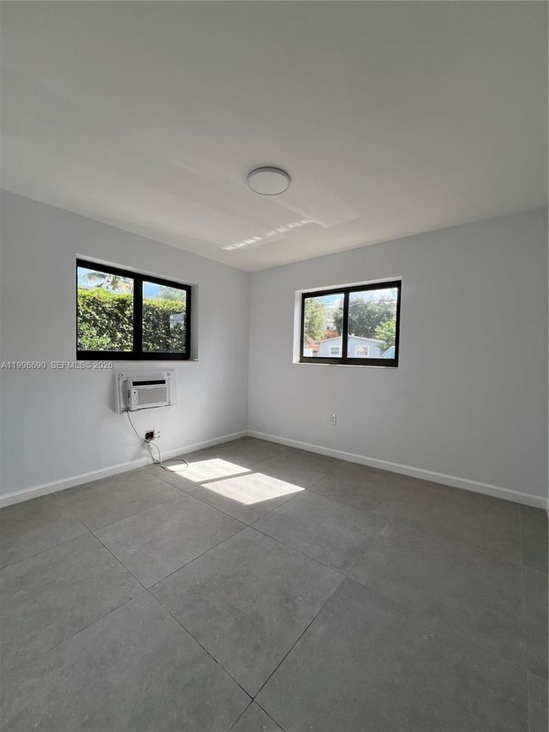 963 NW 5th St, Unit 1, Miami, FL 33128 Photo