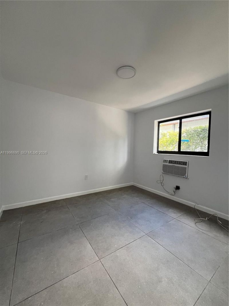 963 NW 5th St, Unit 1, Miami, FL 33128 Photo