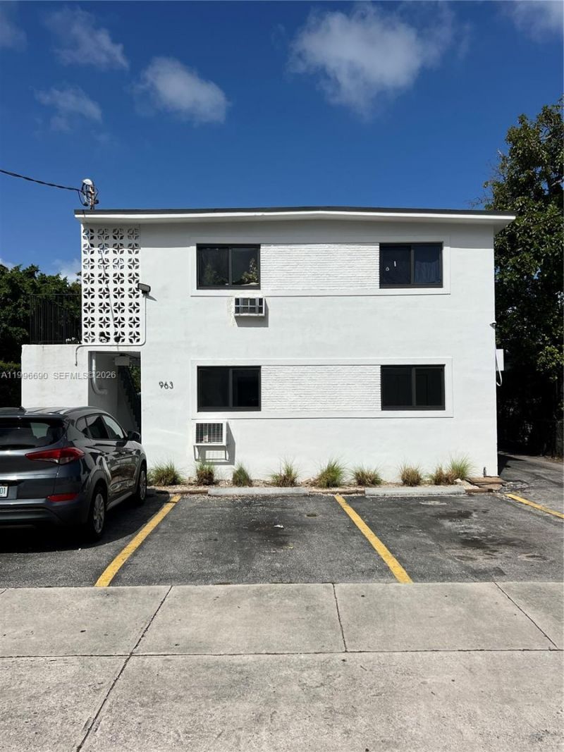 963 NW 5th St, Unit 1, Miami, FL 33128 Photo