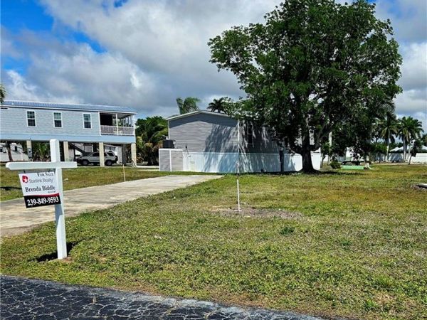 20 Cottonwood DR, FORT MYERS, FL 33908