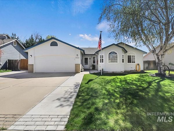 7353 Newbrook Dr, Nampa, ID 83687