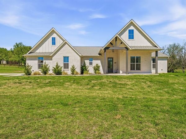 445 Rodeo Way, Stephenville, TX 76401