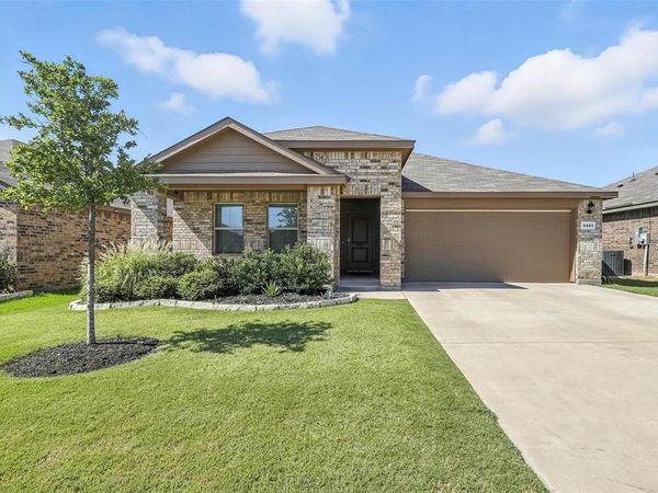 3441 Valley Bend Drive, Fort Worth, TX 76123
