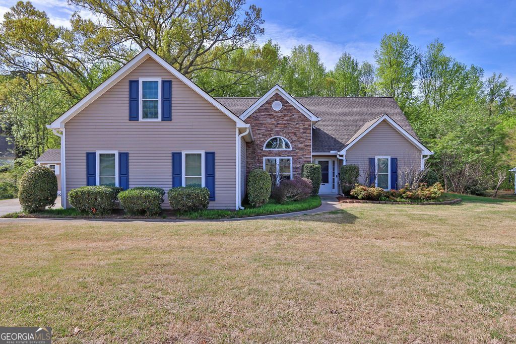 6211 Wilmington Way, Flowery Branch, GA 30542 Main Photo