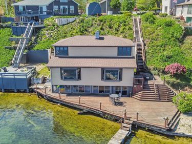 16386 Pretty Lake Road, Plymouth, IN 46563