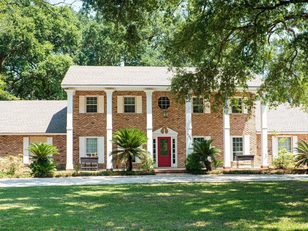 465 Donald Dr, Denham Springs, LA 70726