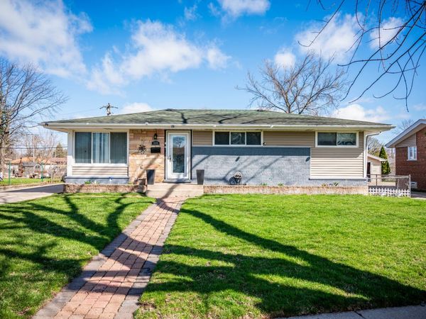 340 E Drake Avenue , Addison, IL 60101