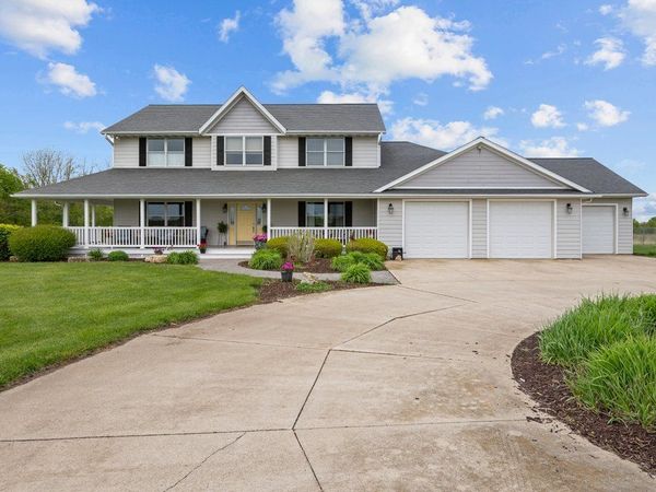 1200 E James B Young Road, Galva, IL 61434