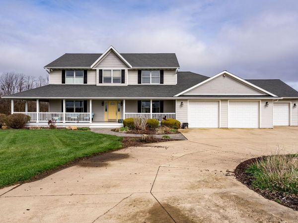 1200 E James B Young Road, Galva, IL 61434