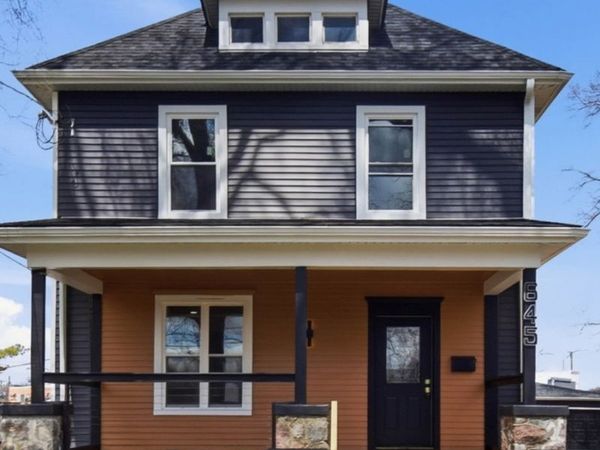 645 E Calhoun Street, Woodstock, IL 60098