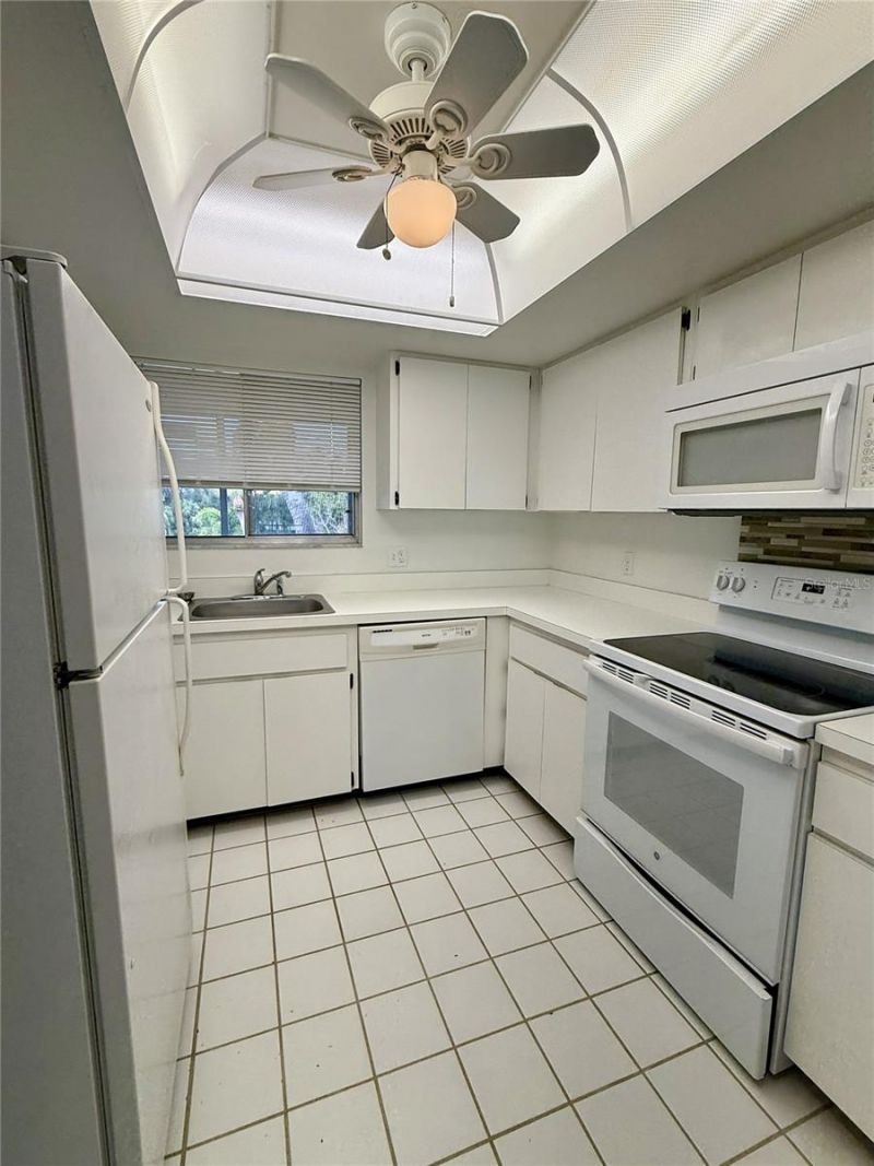 731 Manatee Avenue, Unit 731, Holmes Beach, FL 34217 Photo