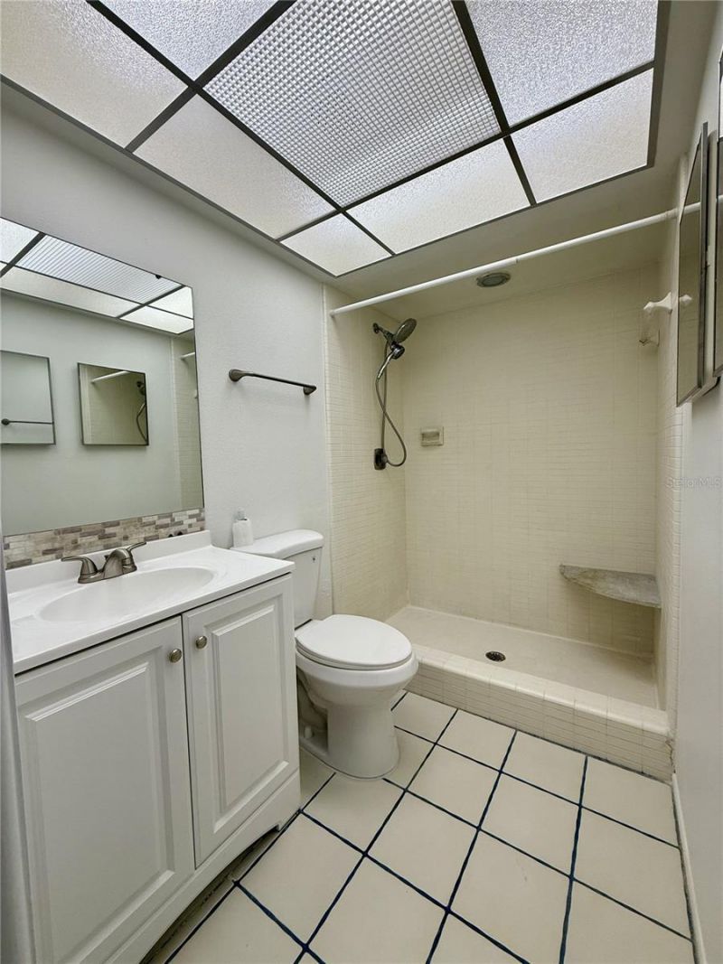 731 Manatee Avenue, Unit 731, Holmes Beach, FL 34217 Photo