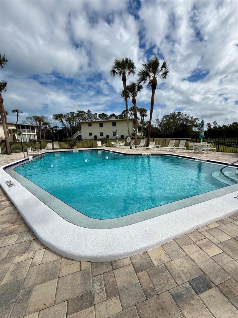 731 Manatee Avenue, Unit 731, Holmes Beach, FL 34217 Photo