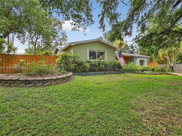 2006 N 38th Ave, Hollywood, FL 33021