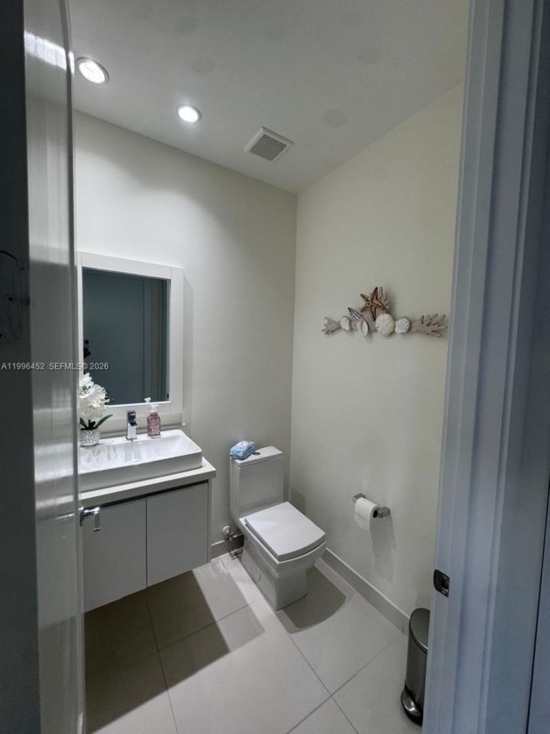 10412 NW 63rd Ter, Doral, FL 33178 Photo