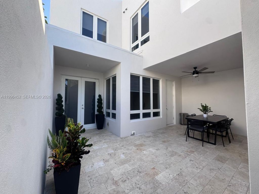10412 NW 63rd Ter, Doral, FL 33178 Photo