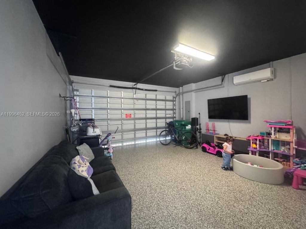 10412 NW 63rd Ter, Doral, FL 33178 Photo