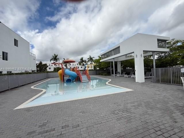 10412 NW 63rd Ter, Doral, FL 33178 Photo