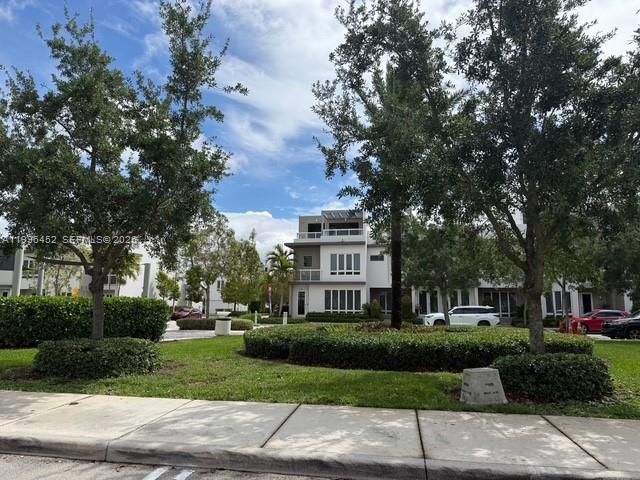 10412 NW 63rd Ter, Doral, FL 33178 Photo