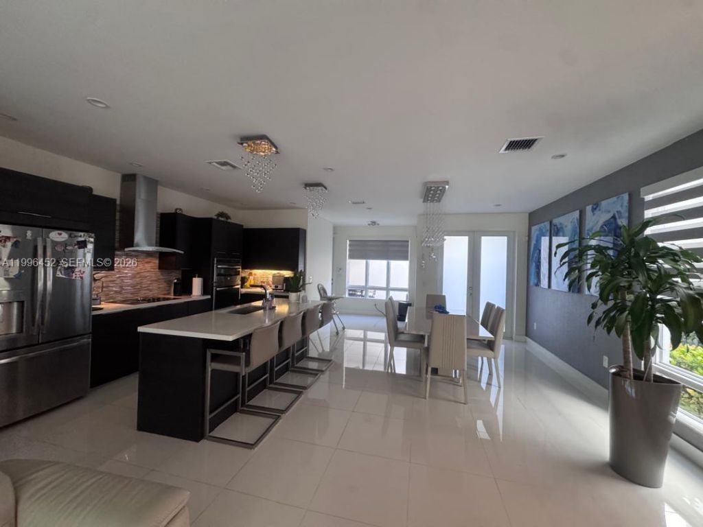 10412 NW 63rd Ter, Doral, FL 33178 Photo
