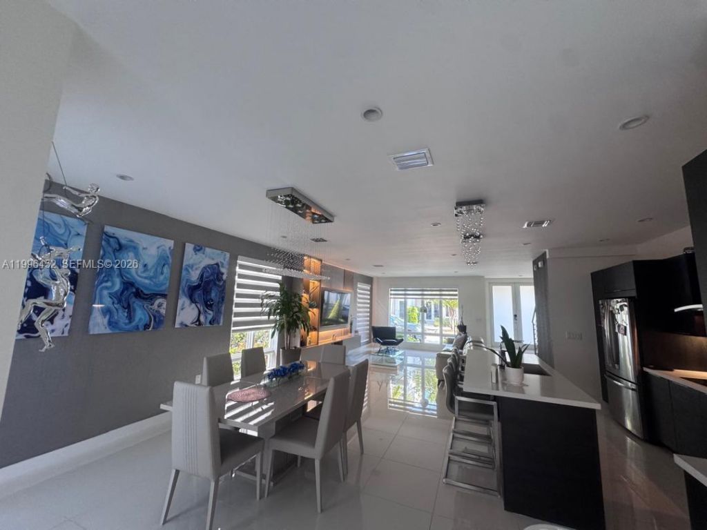 10412 NW 63rd Ter, Doral, FL 33178 Photo