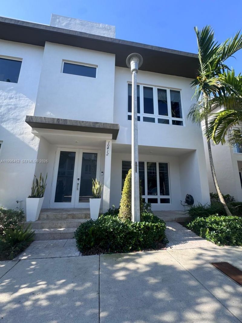10412 NW 63rd Ter, Doral, FL 33178 Photo