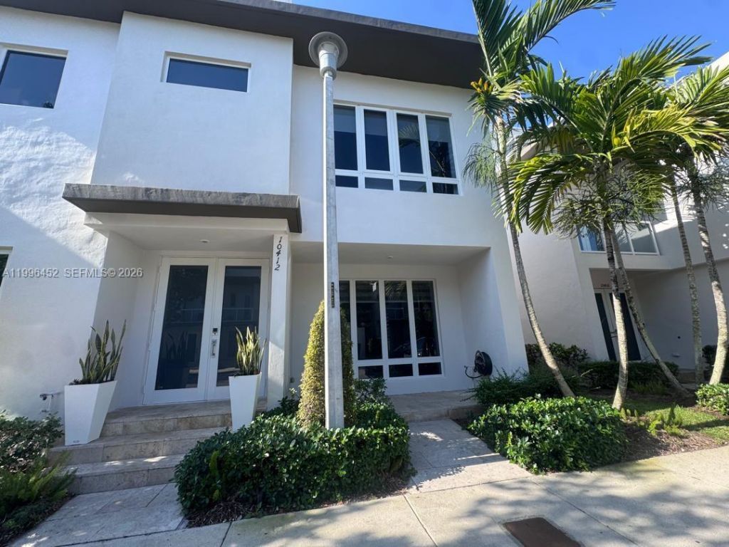 10412 NW 63rd Ter, Doral, FL 33178 Photo