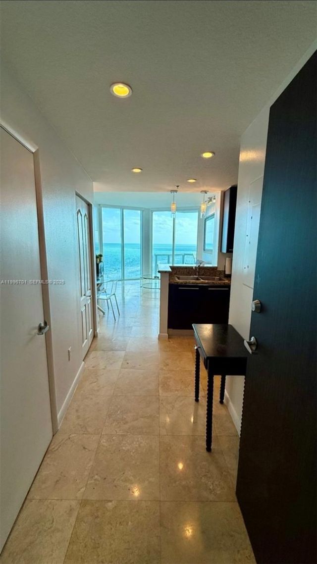 6515 Collins Ave, Unit 1604, Miami Beach, FL 33141 Photo