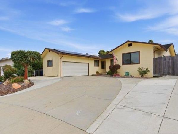 425 Exeter Place, Marina, CA 93933