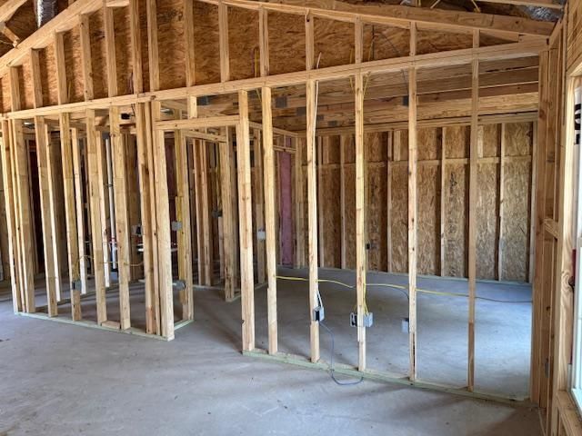 2605 Cottonwood Dr.  Photo 4