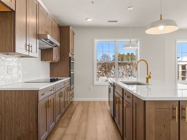 320 Martins Landing, Unit 207, North Reading, MA 01864