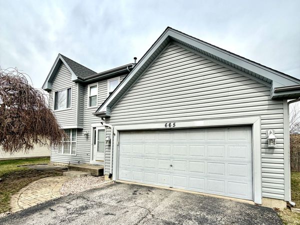 665 Lakewood Farms Drive, Bolingbrook, IL 60490