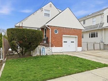 117 Terrace Avenue, Floral Park, NY 11001