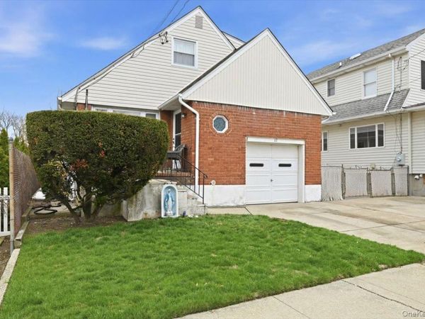 117 Terrace Avenue , Floral Park, NY 11001