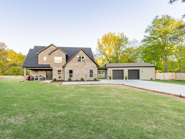 6020 Centark Court, Alexander, AR 72002