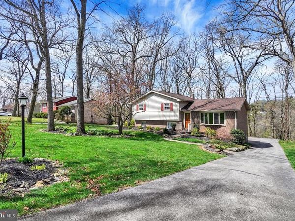 319 HOLYOKE DRIVE , YORK, PA 17402