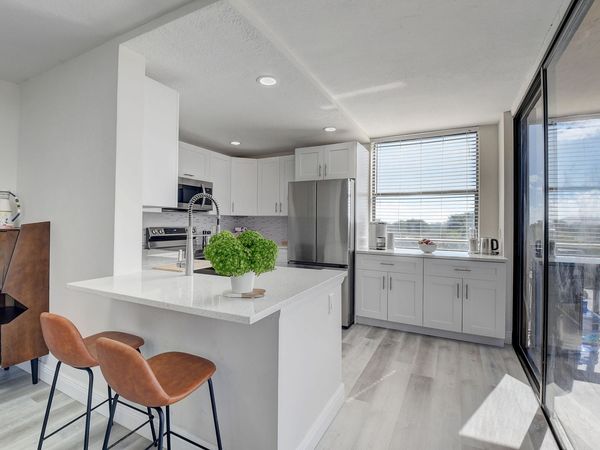 600 Egret Circle, Delray Beach, FL 33444